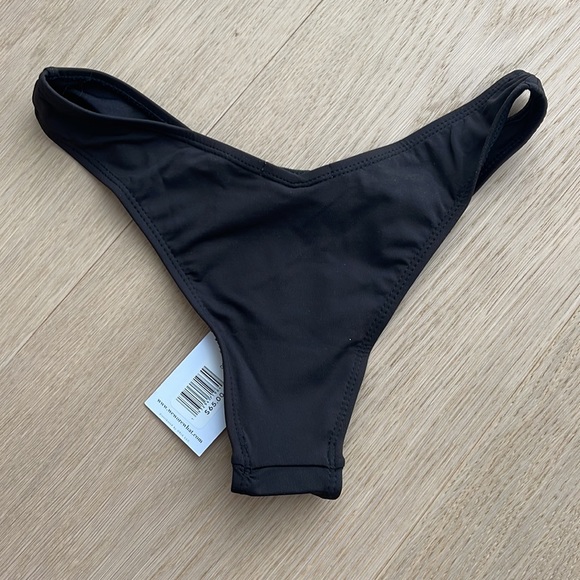 WeWoreWhat Delilah Black Swim Bottom - Picture 4 of 6